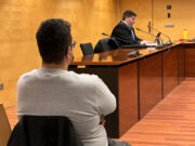 El veí de Blanes acusat d’assetjar menors per Internet per aconseguir imatges pornogràfiques nega els fets al judici