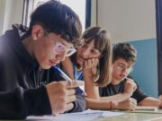 La bretxa educativa creix: les rendes altes gasten un 18% més