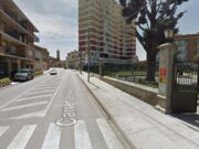 “Ningú li controla la medicació”: un veí fa les seves necessitats al carrer i genera indignació a la Bisbal d’Empordà