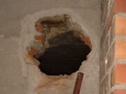Nit de bogeria a la Bisbal d’Empordà: roba en una obra i agredeix un mosso