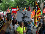 Unes 500 persones es mobilitzen a Girona per reivindicar el dret a l’habitatge i contra les guerres